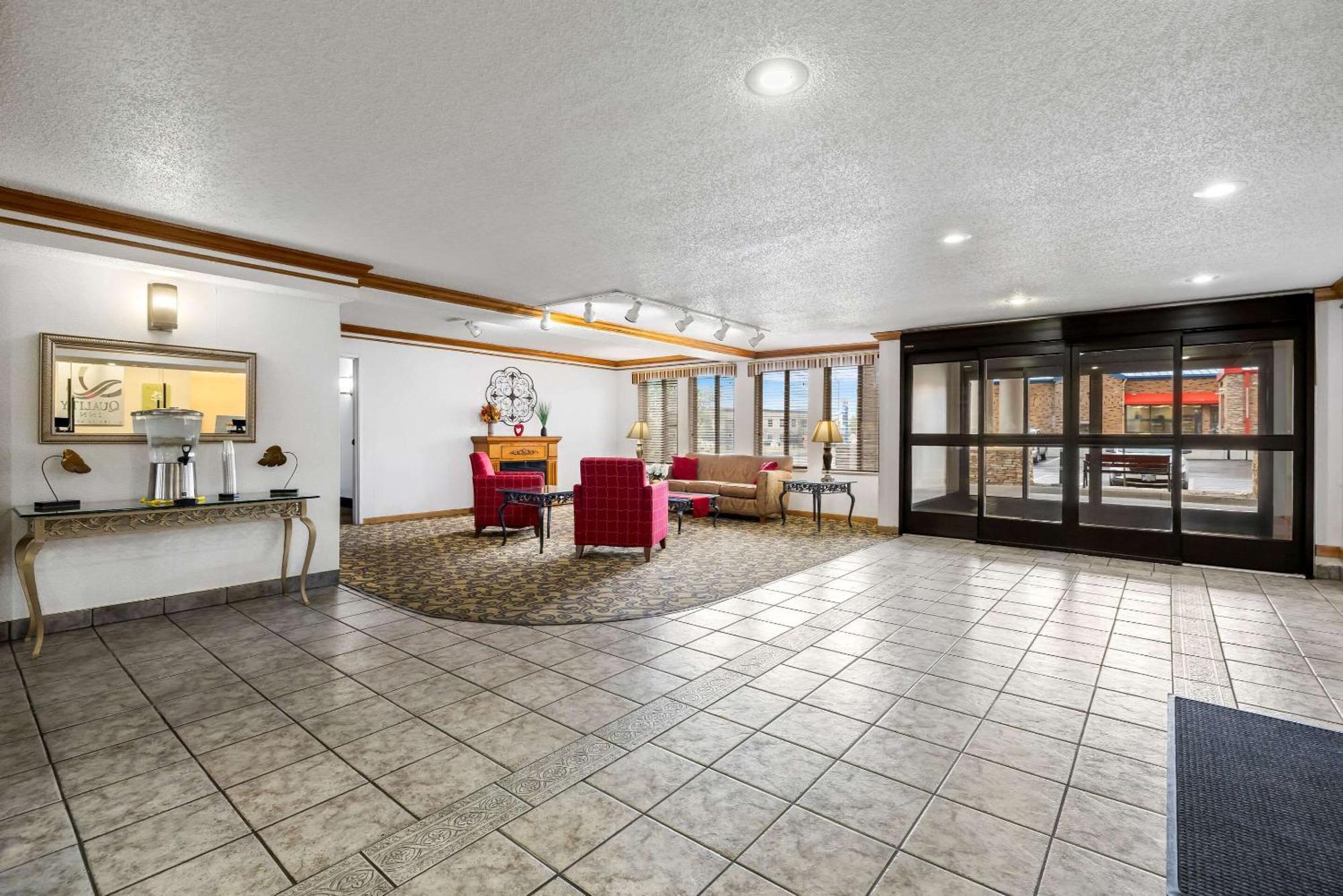 Quality Inn Near Monument Health Rapid City Hospital מראה חיצוני תמונה