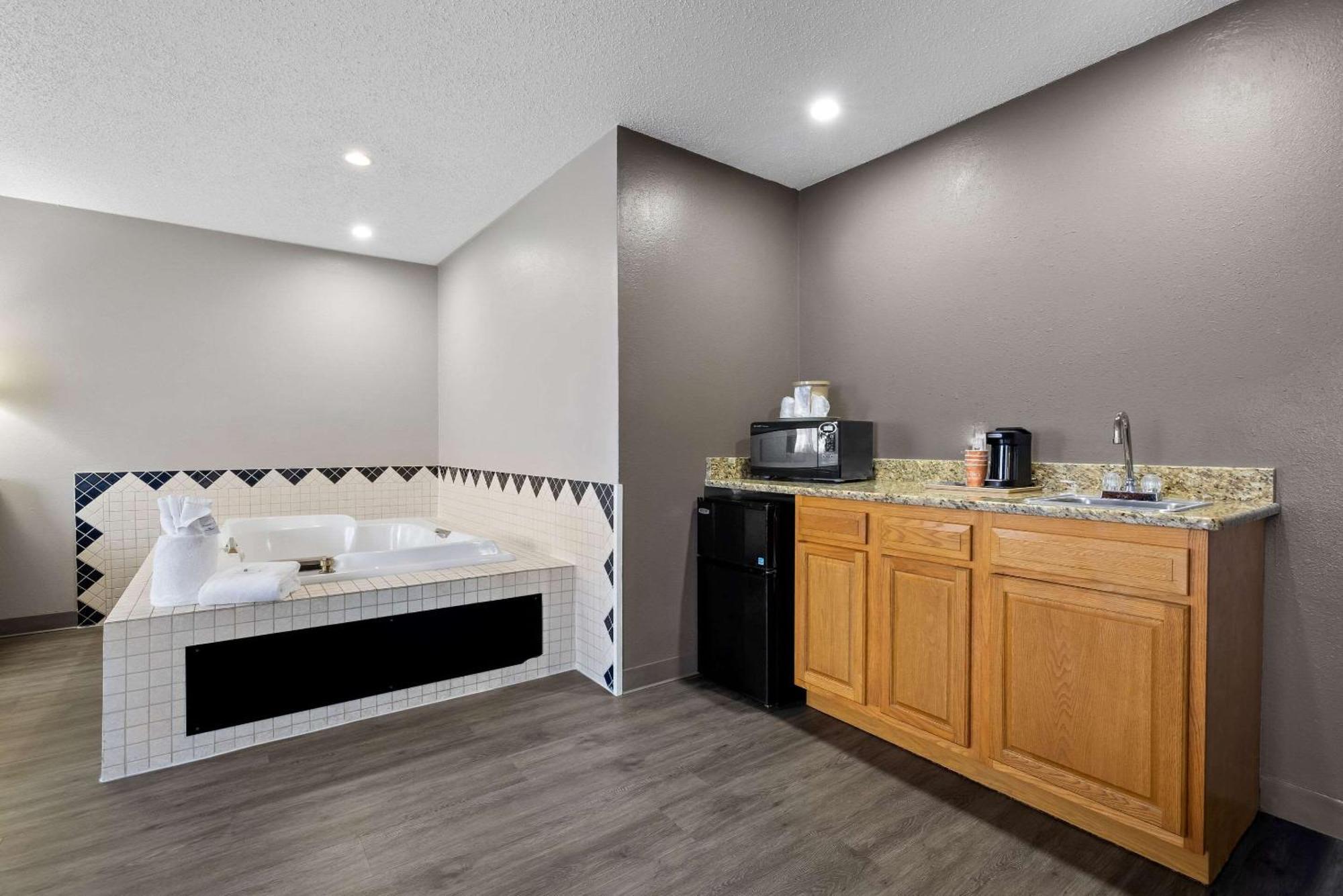 Quality Inn Near Monument Health Rapid City Hospital מראה חיצוני תמונה